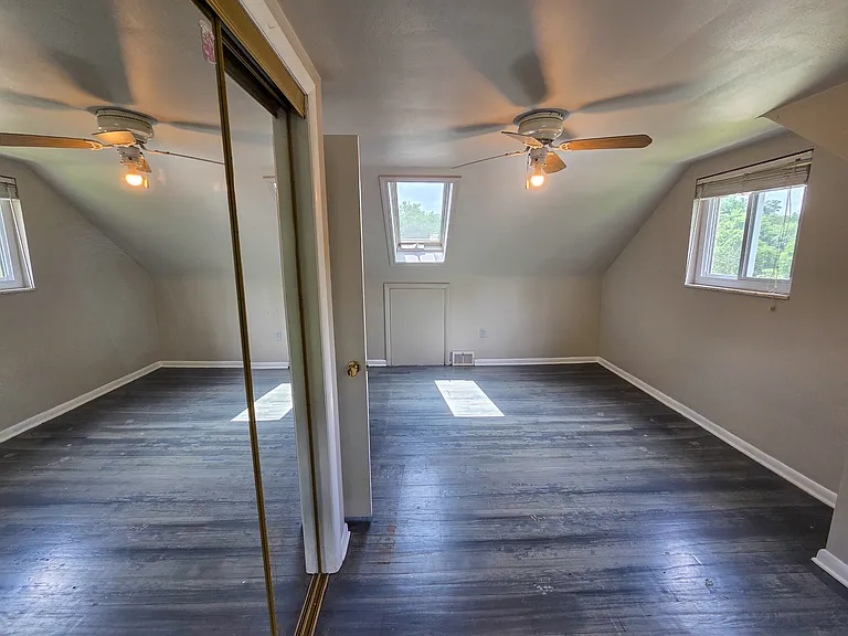 151 Mahoning Dr — Photo 38