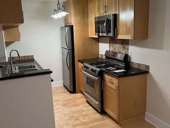 4th image of 1132 S Bedford St