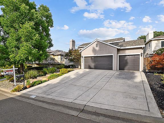 3rd image of 1219 Crestline Ct