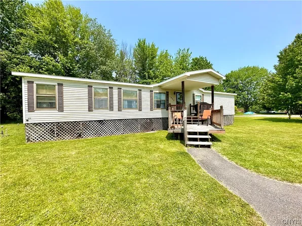 1033 Mobile Ln, Sylvan Beach, NY 13308