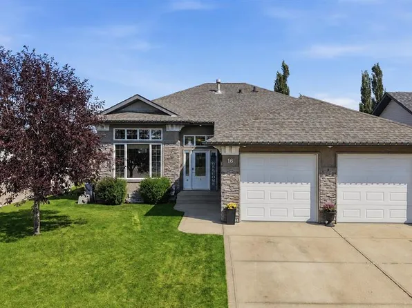 16 W Filbert Close, Sylvan Lake, AB T4S 2L2