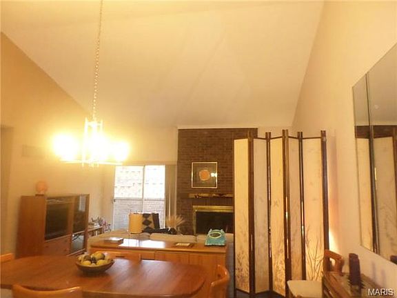 4th image of 1050 King Henry Ct