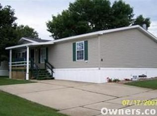 8 Isabelle Dr, Bloomington, IL 61701