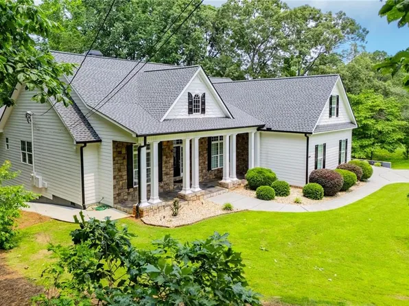 7037 Tara Dr, Villa Rica, GA 30180