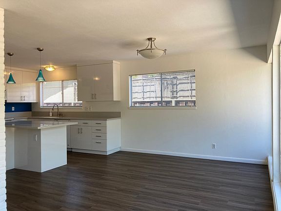 4th image of 18265 Vanderbilt Dr