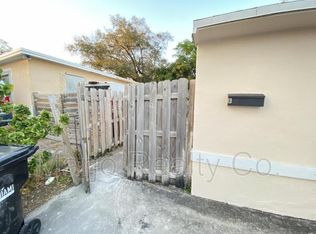 645 NE 135th St, North Miami, FL 33161