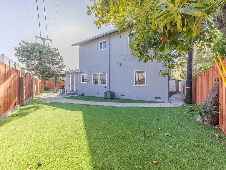 714 Genoa St — Photo 43