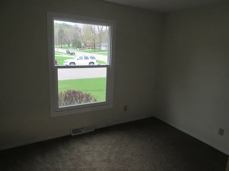 2805-2807 Iroquois Ct — Photo 7