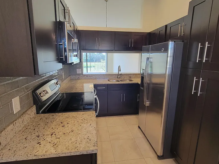 1072 Keystone Dr N #A — Photo 11