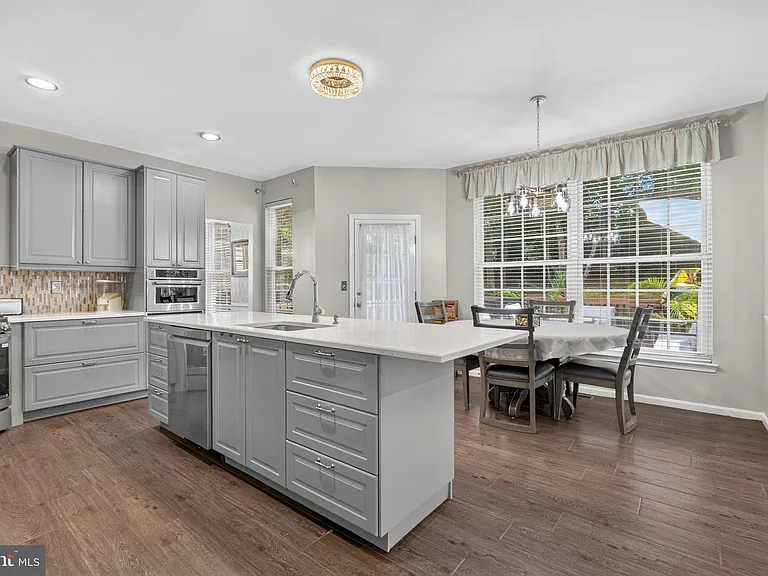 13016 Pilgrims Inn Dr — Photo 19