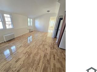 844 E 216th St, Bronx, NY 10467