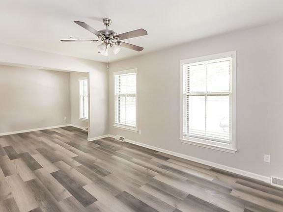 5th image of 408 NE Noeleen Ln
