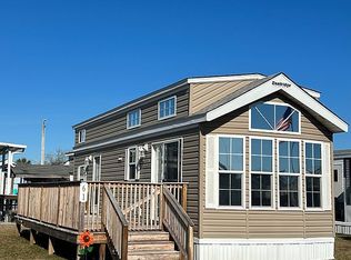 850 Cedar Point Blvd #61, Cedar Point, NC 28584