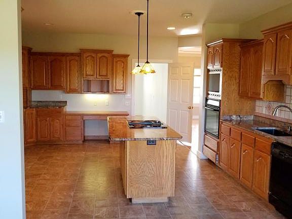 3rd image of 4208 Pinehurst Ct
