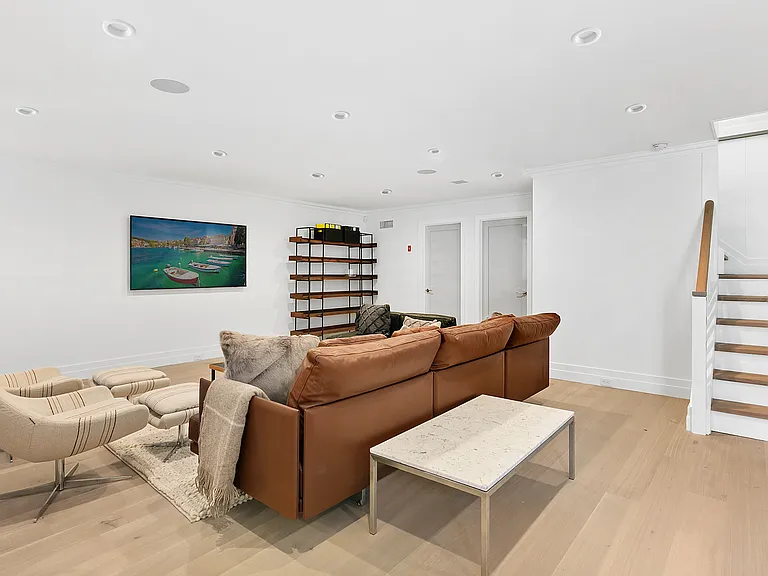 62 Osborne Ln — Photo 9