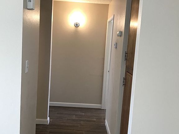 3rd image of 2101 McCray St APT 5