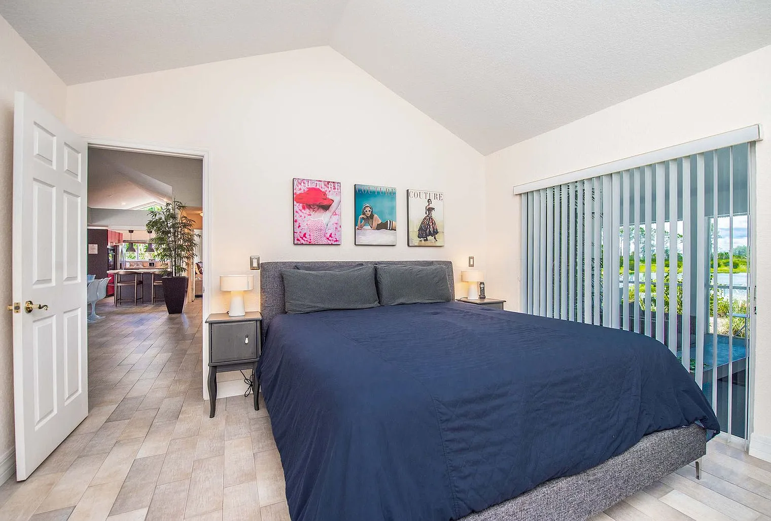 4 bed, 4.0 bath, 2023 sqft, $8,850 — Photo 4
