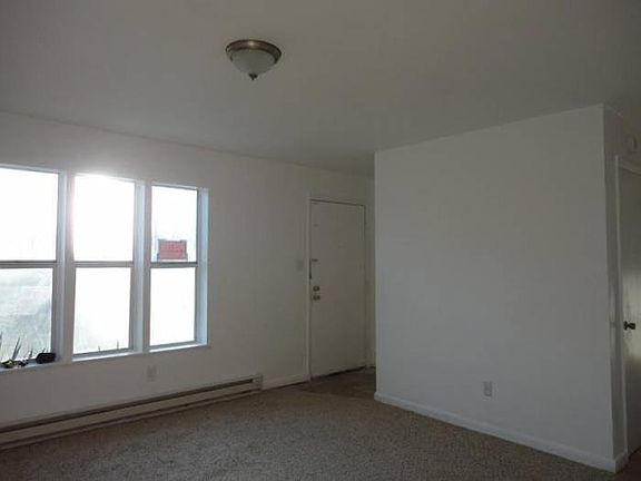 2nd image of 5138 Vivian Ct