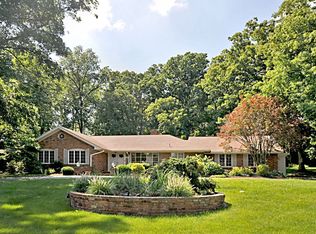 57 Meadowbrook Country Club Est, Ballwin, MO 63011