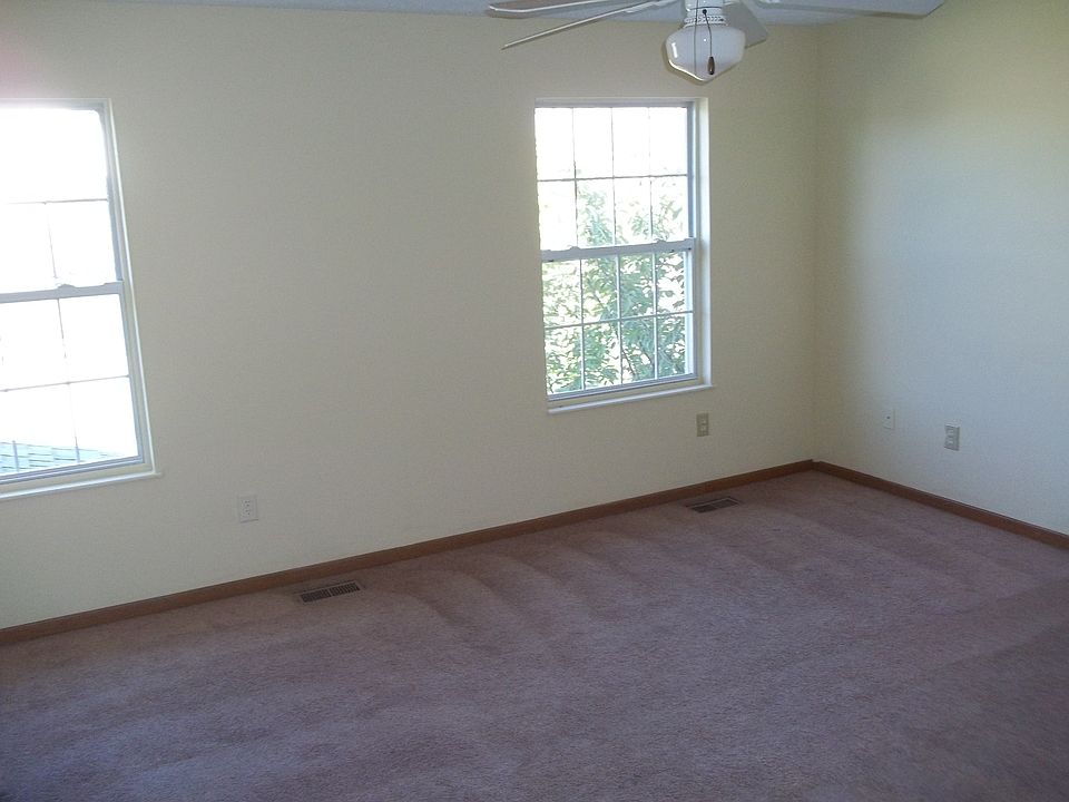 2nd image of 210 Harlan St APT 2