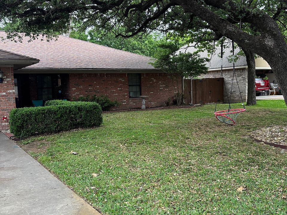 1st image of 1809 N Cypress Ave