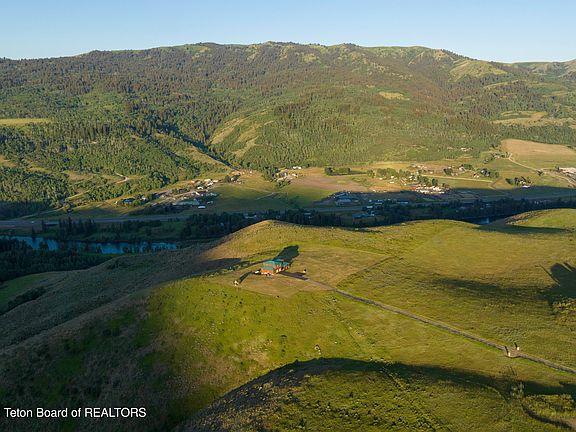 5th image of 7545 S Squaw Creek Rd