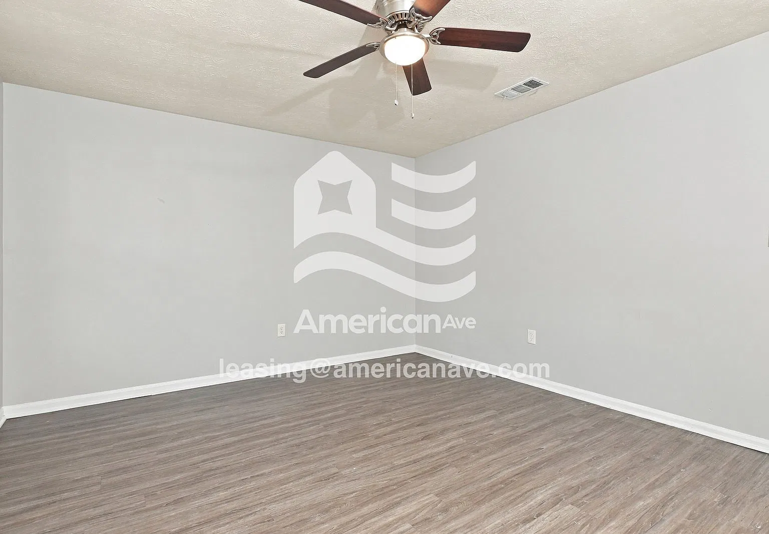 4 bed, 2.0 bath, 1525 sqft, $1,297 — Photo 2