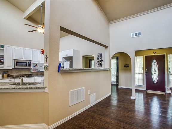 5th image of 3016 Stanford Dr