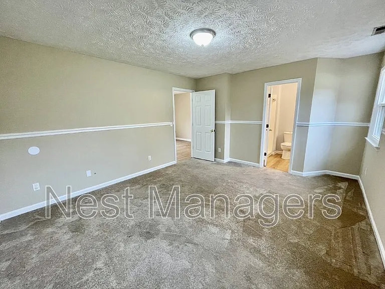 623 Daharan Dr — Photo 13