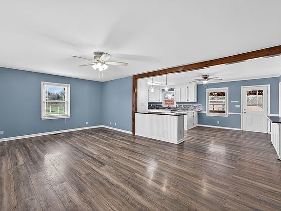 3rd image of 4377 Windrow Rd