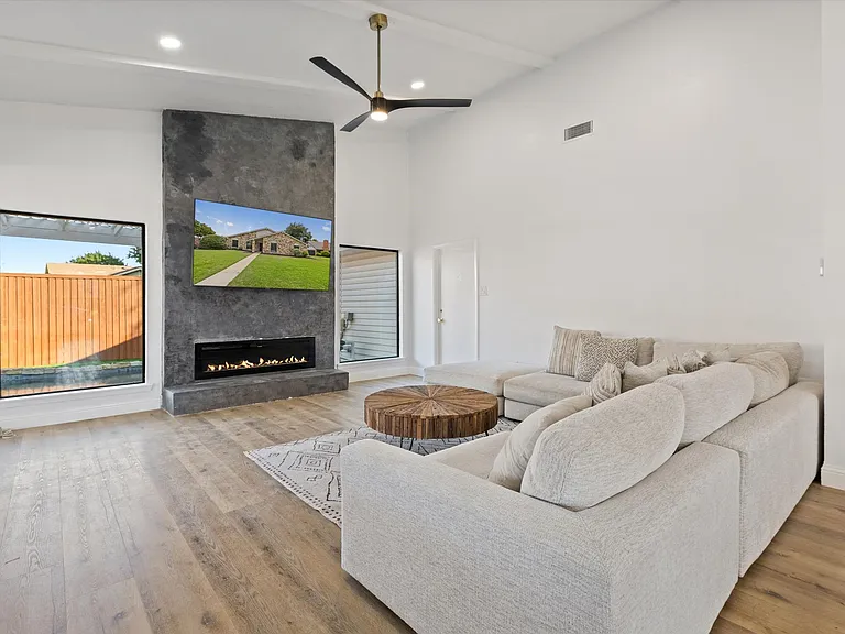 3404 Newkirk Dr — Photo 5