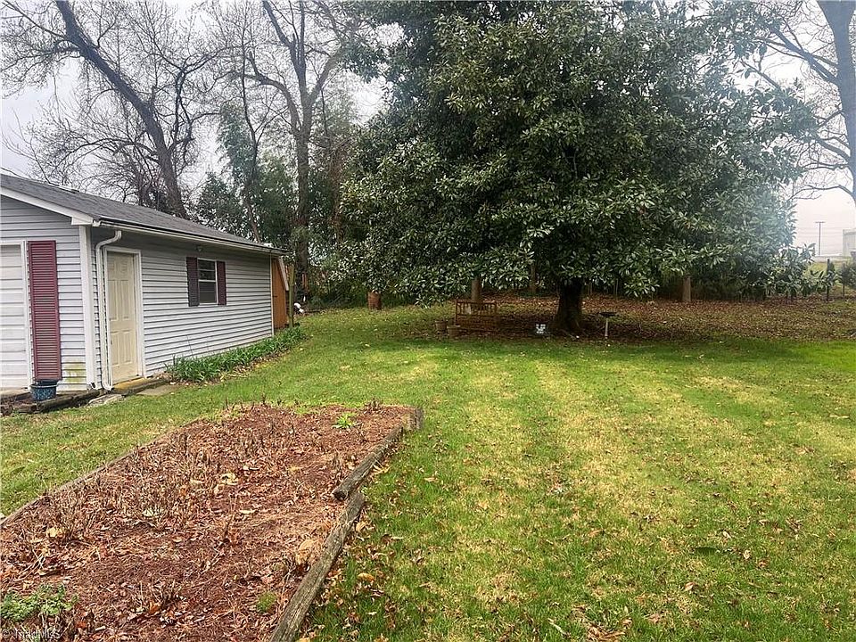 2nd image of 3833 Green Point Dr