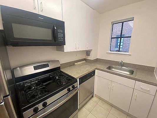 2nd image of 75-05 113th St #2W