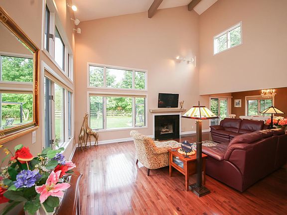 3rd image of 3365 Burdell Ave