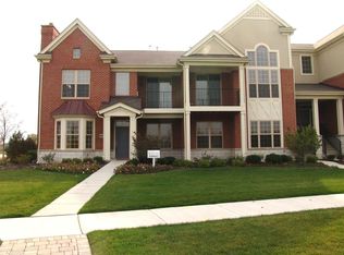 2447 Waterbury Ln, Buffalo Grove, IL