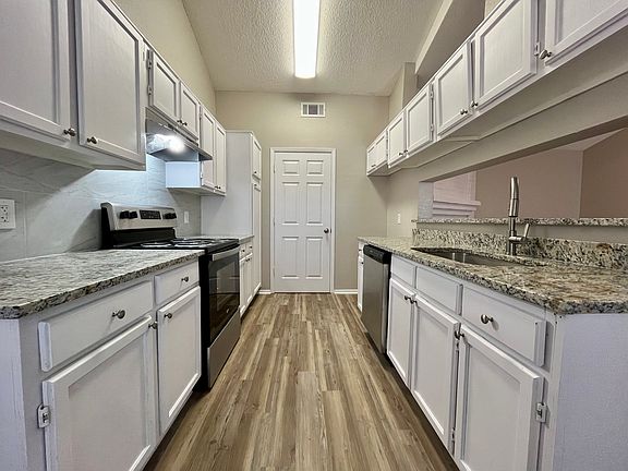 2nd image of 1733 Carrington Dr