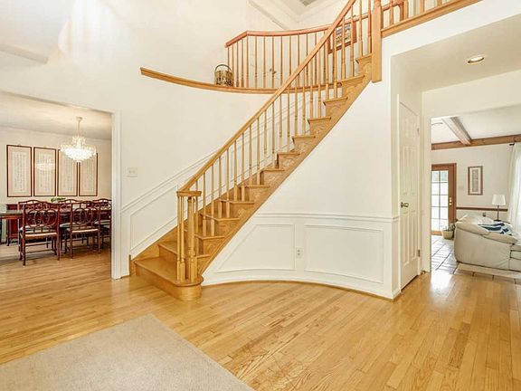 4th image of 120 Marie Dr