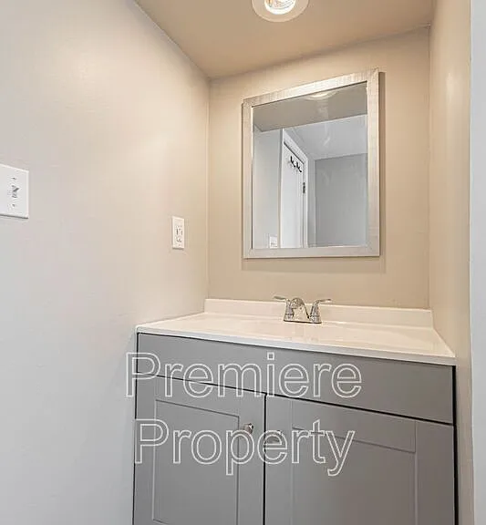 7826 Summit St — Photo 8
