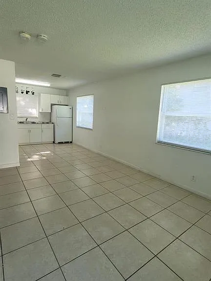 2223 Taylor St — Photo 5