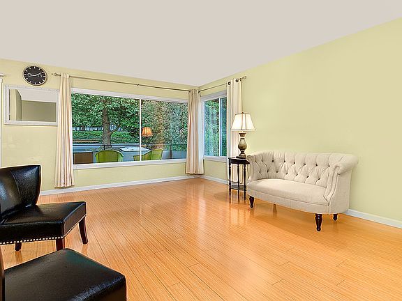 3rd image of 321 Bellevue Way SE APT 400