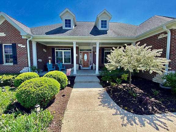 5th image of 300 Merry Oaks Dr