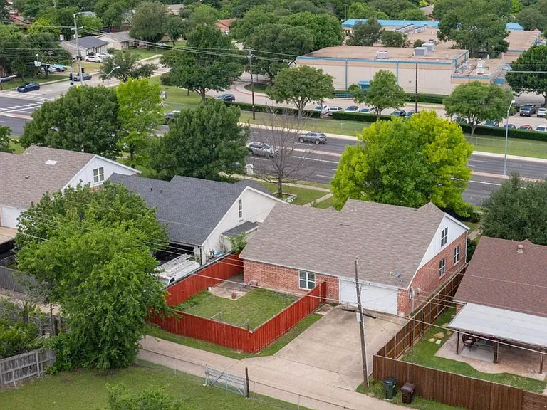 1716 E Parker Rd — Photo 11