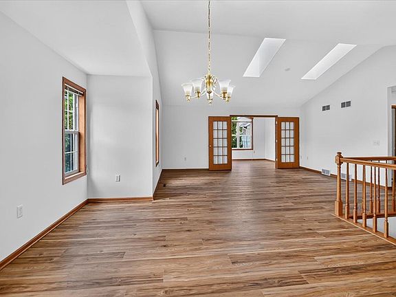 5th image of 6322 Merritt Rdg