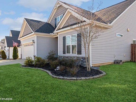 2nd image of 78 Kingsly Dr