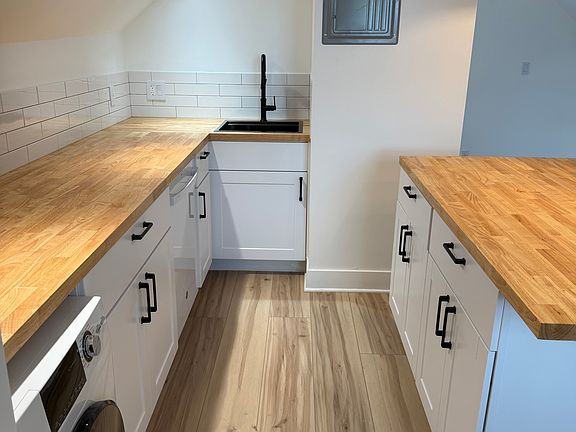 2nd image of 1573 Belmar Rd #3