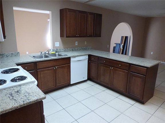 3rd image of 2162 Abalom St