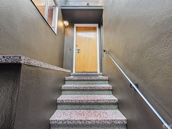 5th image of 78 Niagara Ave