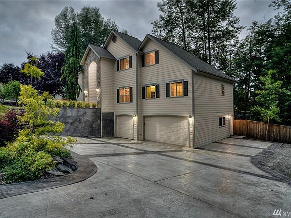 3rd image of 2645 15th Ave SE
