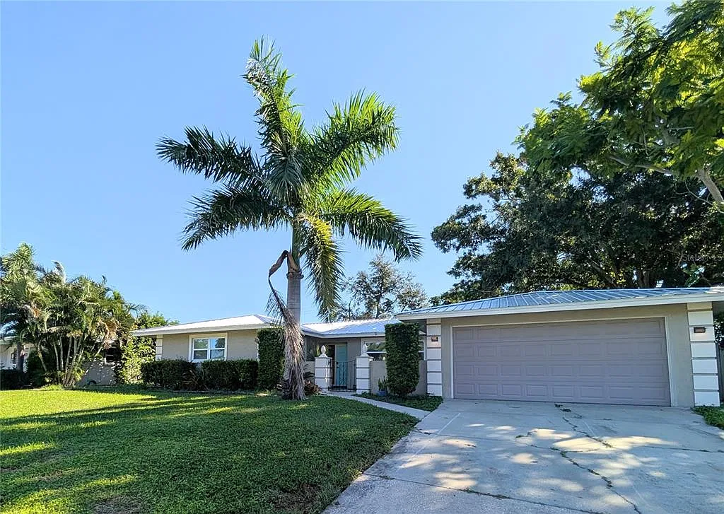 3 bed, 3.0 bath, 1733 sqft, $2,775 — Photo 1