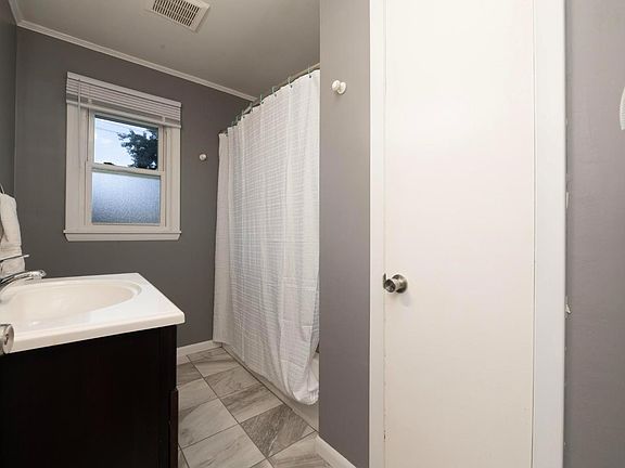 5th image of 104 Pomerene Ave